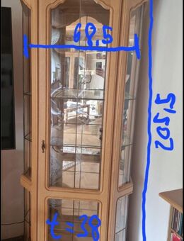 Massive Eckvitrine - Thierstein