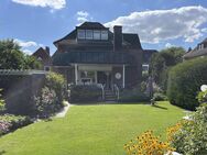 Toplage in Greven: Stilvolles Zweifamilienhaus mit 3 Wohnungen - Greven (Nordrhein-Westfalen)