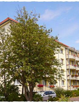 BUSCH-IMMOBILIEN ~ Etagenwohnung mit Einbauküche & Balkon! - Güstrow