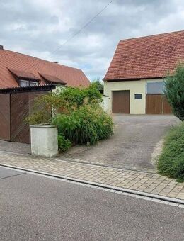 Ehem. Bauernhof mit Nebengebäuden, Halle und großem Grundstück - Westheim