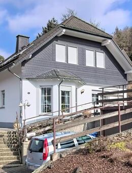 Kleines feines teilunterkellertes Einfamilienhaus mit großem Ausbaupotential im Dachgeschoß - Allendorf (Eder)