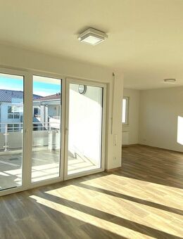 Neuwertige barrierefreie Senoirenwohnung 3 ZKB mit Südbalkon direkt am Pflegeheim - Göggingen