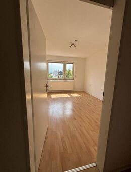 Lichtdurchflutete 2-Zimmer-Wohnung mit Einbauküche & TG-Stellplatz - 61?m² im 2. OG - Bonn