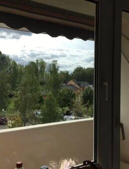 Wohnen am Waldesrand ? Schöne 3-Zimmer Wohnung in Bad Klosterlausnitz sucht Liebhaber - Bad Klosterlausnitz
