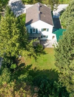 Freistehendes Einfamilienhaus mit ca. 770 m² Grund - München