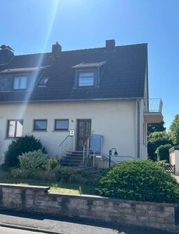 SIEGBURG, geräumiges 1-2 Fam.Haus mit ca. 812 m² Grst., ca. 180 m² WNfl., 6-7 Zi, Balkon, 2 Garagen - Siegburg