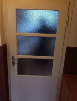 verkaufe hier verschiedenene Holzinnentüren Tür mit Glasdetails Zimmertüren - Owingen