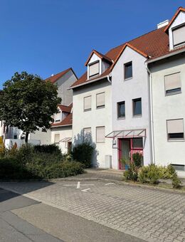 Sonnige 2-Zimmer-Eigentumswohnung mit Balkon in gepflegter Wohnanlage - Baiersdorf