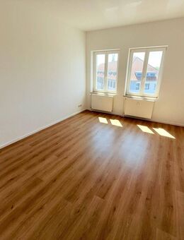 ++Besichtigung: Sa., 19.07.25 um 11:00 Uhr++ Drei Zimmer in Brandenburg a.d. H. mit EBK! - Brandenburg (Havel)
