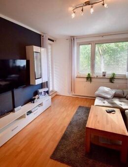 RENDITESTARK MIT FAKTOR 12 ! Ruhig gelegene, geräumige 3 Zi-Whg. mit EBK, Balkon und Kellerraum - Axstedt