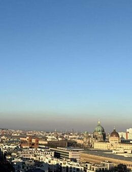 Leben über den Dächern Berlins: Sanierte 3-Zimmer-Wohnung mit zwei Balkonen - Berlin
