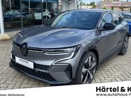 Renault Megane, E-Tech ele Techno 220 Comfort Range, Jahr 2022 - Braunschweig