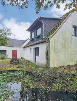 Dornröschenschlaf! EFH mit Garage auf großem Areal bei Asbach. 10 Min. A3, 30 Min. Bonn. - Asbach (Landkreis Neuwied)