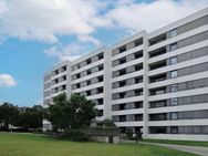 bezugsfreie, möblierte 2-Zi.-Whg. mit 2 Balkonen und TG-Stellplatz in zentraler Lage - Nürnberg