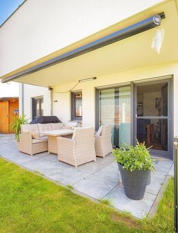 Moderne Erdgeschosswohnung, Garten und Top-Ausstattung - Baujahr 2018, KfW-55-Energieeffizienz - Abensberg