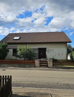 Geräumiges Einfamilienhaus am Dorfrand von Neuhausen mit Weitblick - Neuhausen