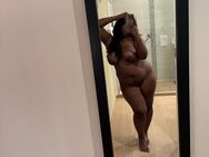 Curvy exotic woman looking for uncomplicated classy fun TG - Berlin