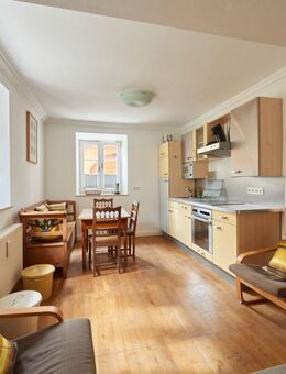 Stilvolle 3,5-Zimmer-Wohnung mit großzügiger Terrasse in wunderschöner, sanierter Villa in Bad Reichenhall! - Bad Reichenhall