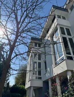 HENNEF, tolle Eigentumswohnung im Reihenhausstil, 2-3 Zi. mit ca. 83 m² Wfl, West-Terrasse +TG-Platz - Hennef (Sieg)