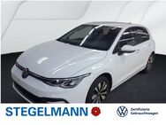 VW Golf, 2.0 TDI VIII Move, Jahr 2023 - Detmold
