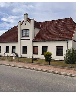 Geräumiges Eigenheim in zentraler Ortslage von Bad Kleinen zu verkaufen - Bad Kleinen