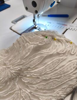 ✨ Abend- & Brautkleideränderung in NRW – liebevolle Handarbeit ✨ - Viersen