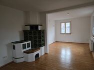 Einfamilienhaus mit Offenstall, Stallgebäude, großer Weide und PV-Anlage - Obersontheim