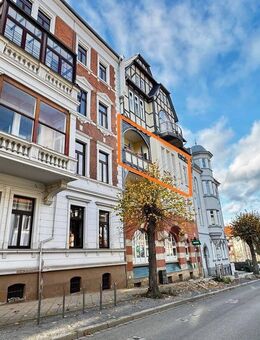 Provisionsfrei! Stilvolle 90-qm-Altbauwohnung mit Loggia und Einbauküche in Blankenburg - Blankenburg (Harz)