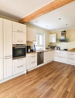 Rarität! Hochwertig renoviertes Wohnhaus mit tollem Ausblick in Höhenlage. Ca. 30 Minuten bis Bonn. - Kasbach-Ohlenberg