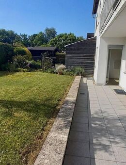Helle 2 Zimmer EG Wohnung mit großen Garten - Erding
