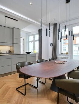 Großzügiger Altbau mit separater Einliegerwohnung - Berlin