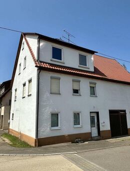 Ehemaliges Bauernhaus mit Doppelgarage und viel Ausbaumöglichkeiten - Frickenhausen