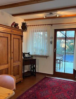 ++ Großzügiges Mehrfamilienwohnhaus mit Garten, Pool, Doppelgarage und Stellplatz ++ - Markgröningen