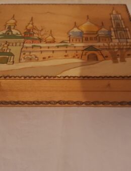 Hangeschnitzte Holztruhe - Stadthagen