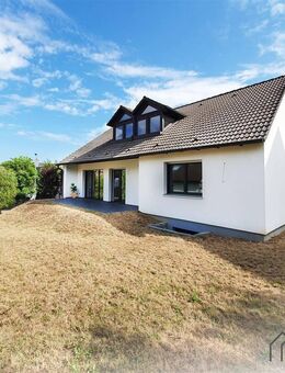 Modernisiertes und kernsaniertes Einfamilienhaus mit Stil in begehrter Wohngegend - Neunkirchen (Brand)