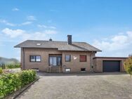 Modernisiertes Ein-/Zweifamilienhaus auf großem Grundstück in Helmern - Bad Wünnenberg