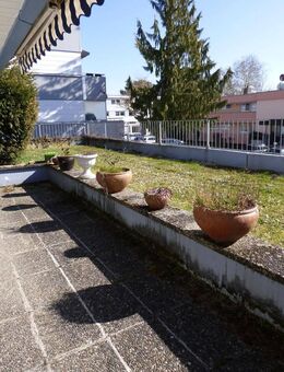 GELEGENHEIT: Helle, großzügige Terrassen-Wohnung (15 m² Kellerraum) in ruhiger Stadtrandlage - Göppingen