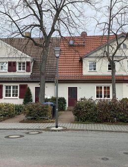 tolles Reihenhaus, ruhige Lage, mit Wintergarten und EBK in Zschornewitz, provisionsfrei - Gräfenhainichen