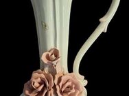 Sehr große ungewöhnliche Vintage Vase mit rosa Relief Rosenblüten gearbeitet – sehr edel - Niederfischbach