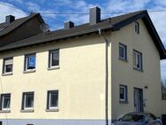 7 Zimmer, Küche und Bad - einseitig angebautes Einfamilienhaus - Oberthal