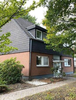 Bezugsfrei! Schönes 1 ZKB Apartment im Dachgeschoss mit Balkon in Oldenburg - Oldenburg