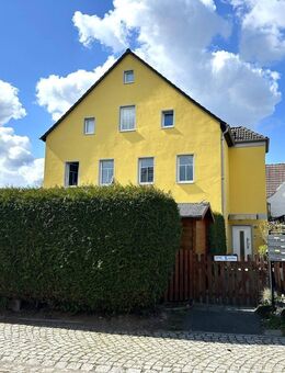 Voll vermietetes Mehrfamilienhaus mit 4 WE´s, gepflegtem Garten und Stellplätzen in Zwickau! - Zwickau