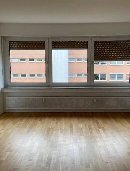 Frisch gestrichene 4-Zimmer-Wohnung in ruhiger Lage - Erlangen