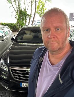 Suche weibliche Begleitung für entspannte Auto-Roadtrips - Berlin