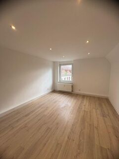 + + + SANIERTE 1 ZKB WOHNUNG DG FRAULAUTERN + + +