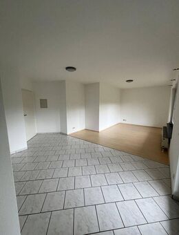 *von privat* gemütliche 1-Zimmer- Whg. mit EBK, Terrasse und Blick ins Grüne - Niedernhausen