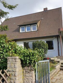 Generationshaus oder Großfamilie? Haus mit Einliegerwohnung? 8 Räume, 2 Bäder, Garage, Garten: Beste Voraussetzungen für die Eigenheimerfüllung! - Nürnberg