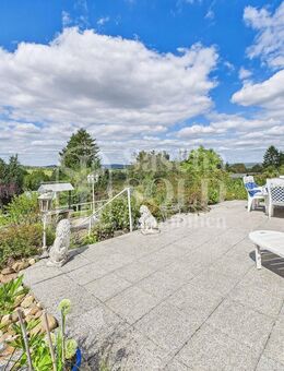 Charmante Liegenschaft in Merchweiler - mit Garage, Garten, Terrasse und idyllischem Ausblick - Merchweiler