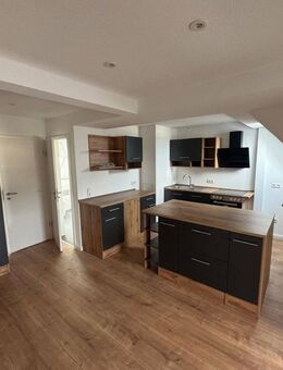 Dachgeschosswohnung - 3,5 Zimmer - kernsaniert - Pforzheim