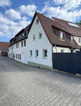 Investieren, vermieten, selbst nutzen - Vielseitiges Mehrfamilienhaus mit Halle und Wohnhaus - Henfenfeld